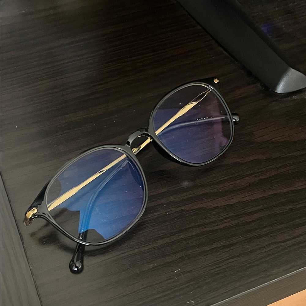 Stylish Black Glasses (no prescription)